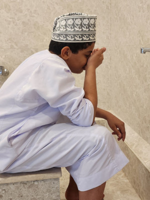 wudu setp 5: sniff water into your nostrils